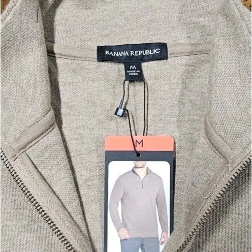 Banana Republic Men's Quarter Zip Pullover Soft Beige Sweater Medium NWT